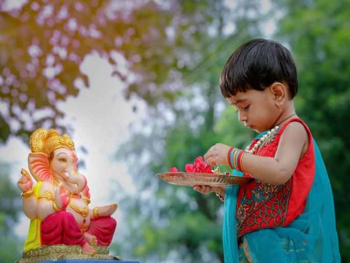 Ganesha will be pleased if 'those' deeds are worshiped | 'त्या' कर्मांनी पूजा केली तर गणेश प्रसन्न होईल Ganesha will be pleased if 'those' deeds are worshiped | 'त्या' कर्मांनी पूजा केली तर गणेश प्रसन्न होईल
