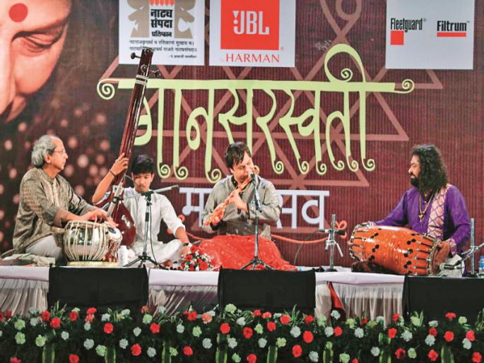 Manikanchan Yog : Pune Gansaraswati Festival; Salute to Kishori Amonkar | पुणेकरांनी अनुभवला मणिकांचन योग : गानसरस्वती महोत्सव; किशोरी आमोणकर यांना मानवंदना Manikanchan Yog : Pune Gansaraswati Festival; Salute to Kishori Amonkar | पुणेकरांनी अनुभवला मणिकांचन योग : गानसरस्वती महोत्सव; किशोरी आमोणकर यांना मानवंदना