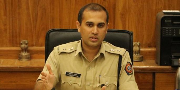 Police Superintendent holds a meeting of police officers | पोलीस अधीक्षकांनी घेतली पोलीस अधिकाऱ्यांची बैठक Police Superintendent holds a meeting of police officers | पोलीस अधीक्षकांनी घेतली पोलीस अधिकाऱ्यांची बैठक