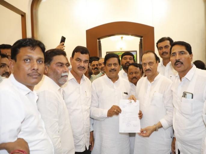 Dismissal from Sharad Pawar's faction; Ajit Pawar's group retained Gartkar as District President | शरद पवारांच्या गटाकडून बडतर्फ; अजित पवारांच्या गटाकडून जिल्हाध्यक्षपदी गारटकर कायम Dismissal from Sharad Pawar's faction; Ajit Pawar's group retained Gartkar as District President | शरद पवारांच्या गटाकडून बडतर्फ; अजित पवारांच्या गटाकडून जिल्हाध्यक्षपदी गारटकर कायम