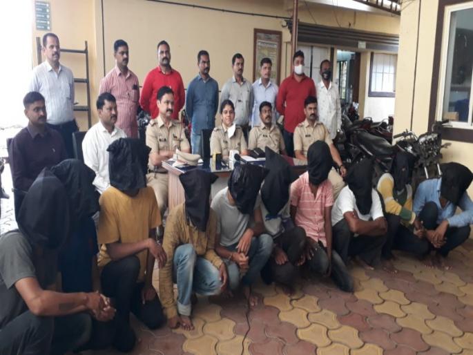The two fugitives who killed the owner of Garwa Hotel have finally been arrested | गारवा हॉटेलच्या मालकाची हत्या केलेले फरार दोघे अखेर जेरबंद The two fugitives who killed the owner of Garwa Hotel have finally been arrested | गारवा हॉटेलच्या मालकाची हत्या केलेले फरार दोघे अखेर जेरबंद