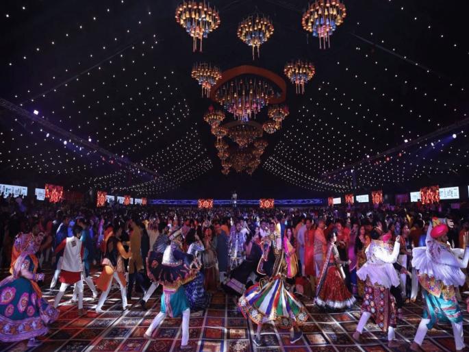 Kicked out of Garba program by holding the collar Three shot at one incident in Chakan | कॉलर धरून गरब्याच्या कार्यक्रमातून बाहेर काढले; तिघांचा एकावर गोळीबार, चाकणमधील घटना