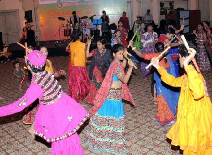 This year's Navratri festival without pride! Disruption in the employment of many | यंदाचा नवरात्रोत्सव गरब्याविनाच! अनेकांच्या रोजगारावर गंडांतर