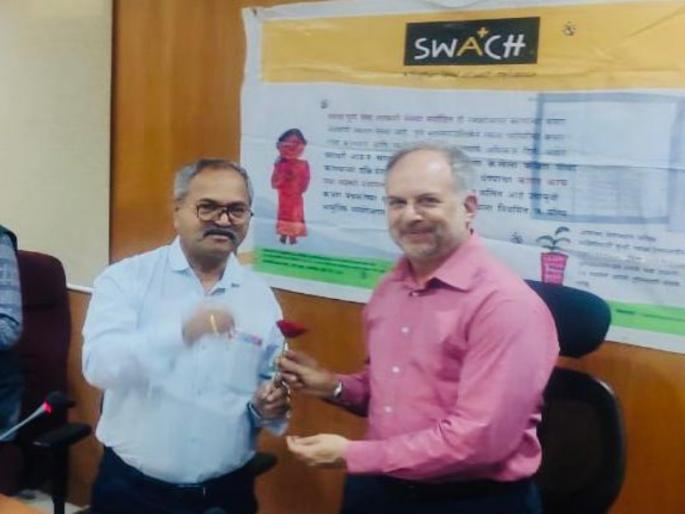 Pune Garbage Collection Model Guide to south Countries: Dr. Neil Tangry | पुण्याचे कचरा संकलन मॉडेल दक्षिणपंथी देशांसाठी मार्गदर्शक  : डॉ. नील टॅन्ग्री  Pune Garbage Collection Model Guide to south Countries: Dr. Neil Tangry | पुण्याचे कचरा संकलन मॉडेल दक्षिणपंथी देशांसाठी मार्गदर्शक  : डॉ. नील टॅन्ग्री
