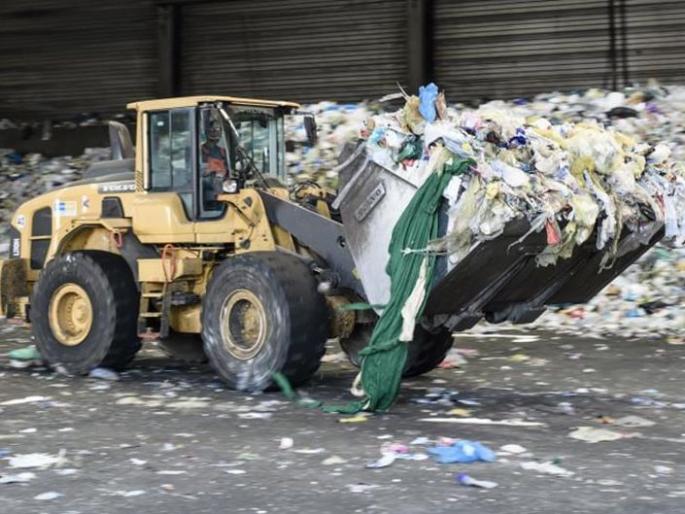 garbage disposal planning on paper; Waiting for tender | घनकचऱ्याचे नियोजन कागदावर; निविदेची प्रतीक्षा garbage disposal planning on paper; Waiting for tender | घनकचऱ्याचे नियोजन कागदावर; निविदेची प्रतीक्षा