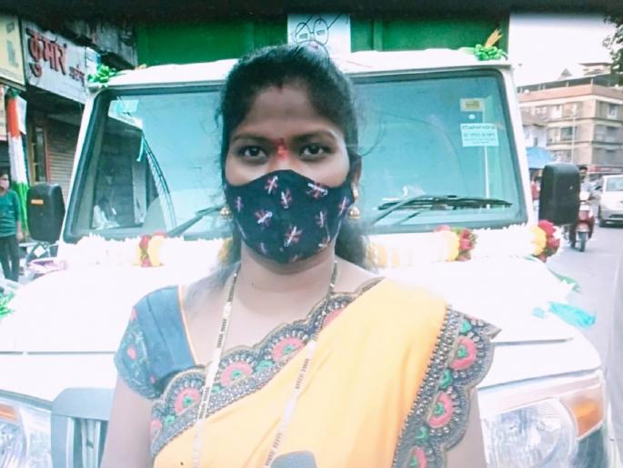 woman buys bolero car for pickup garbage collection kalyan dombivali | कचरा गोळा करुन 'तिच्या' घरात आली लक्ष्मी; पिकअप गाडी घेतल्यानं झालं कौतुक woman buys bolero car for pickup garbage collection kalyan dombivali | कचरा गोळा करुन 'तिच्या' घरात आली लक्ष्मी; पिकअप गाडी घेतल्यानं झालं कौतुक