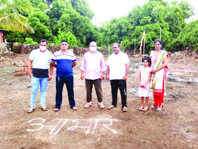 Demand for a garden on that place, the problem of Devgad Nenenagar residents was solved | त्या जागेवर गार्डन करण्याची मागणी, देवगड नेनेनगरवासीयांचा प्रश्न सुटला