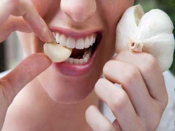 Benefits of eating Garlic for health, garlic helps to control many diseases | लसूण खाण्याचे हे फायदे जाणून घ्याल, तर दररोज न विसरता लसूण खाल...