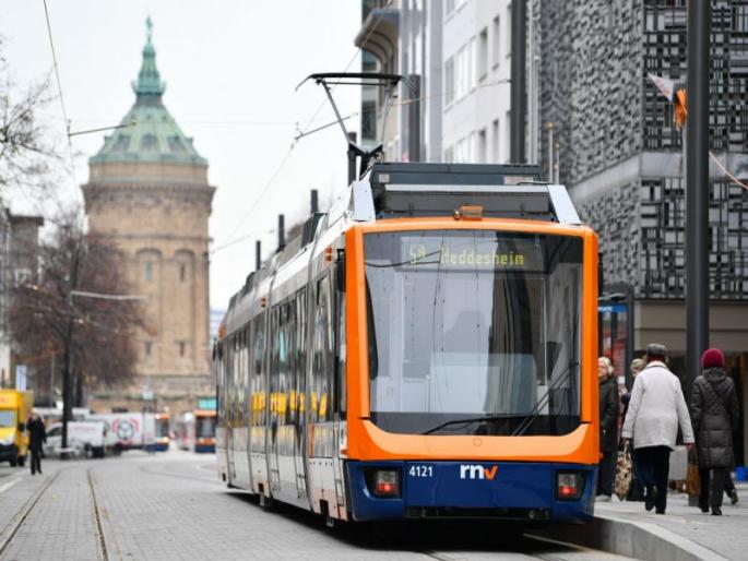 German government plays down 'free public transport' plan | या देशातील सार्वजनिक वाहतूक सेवा होणार मोफत  German government plays down 'free public transport' plan | या देशातील सार्वजनिक वाहतूक सेवा होणार मोफत