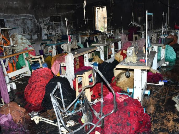 garment factory catches fire due to short circuit in Ichalkaranji, loss of Rs 1 crore | इचलकरंजीत गारमेंट कारखान्याला शॉर्टसर्किटने आग, १ कोटींचे नुकसान garment factory catches fire due to short circuit in Ichalkaranji, loss of Rs 1 crore | इचलकरंजीत गारमेंट कारखान्याला शॉर्टसर्किटने आग, १ कोटींचे नुकसान
