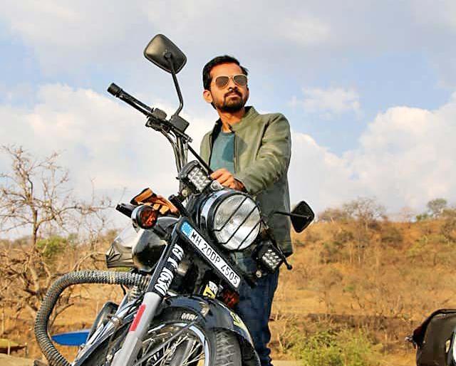 And start Garage ! | अन लाज न बाळगता गॅरेज टाकलं! And start Garage ! | अन लाज न बाळगता गॅरेज टाकलं!