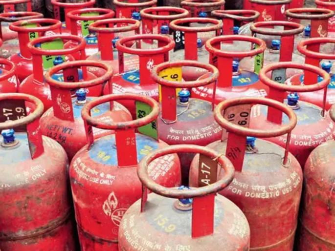 Stealing gas and selling it at high prices on the black market Young Sangweet arrested | गॅस चोरी करून काळ्या बाजारात चढ्या दराने विक्री; सांगवीत तरुणाला अटक Stealing gas and selling it at high prices on the black market Young Sangweet arrested | गॅस चोरी करून काळ्या बाजारात चढ्या दराने विक्री; सांगवीत तरुणाला अटक