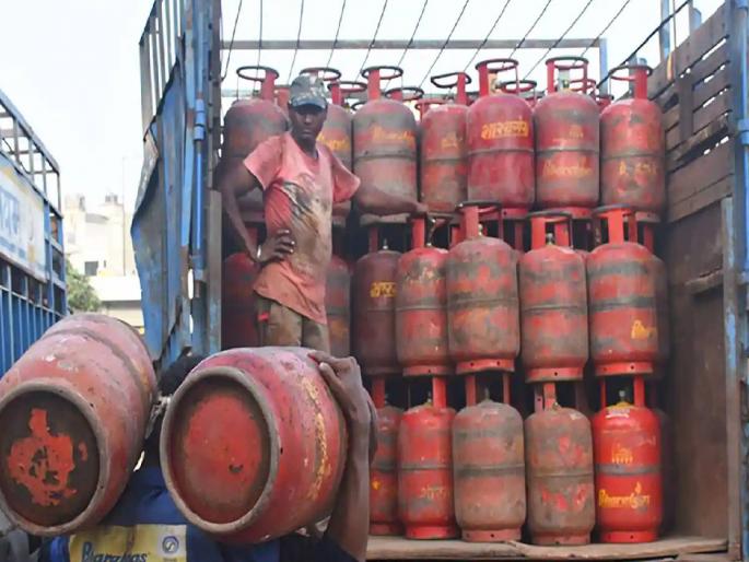 lpg price cut likely in new year 2023 by oil marketing companies after crude oil | नव्या वर्षात महागाईतून मिळणार दिलासा! घरगुती एलपीजी सिलेंडरची किंमत होणार कमी