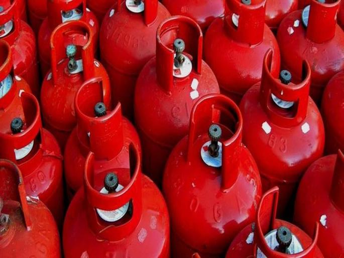 Another three million households gas | आणखी तीन कोटी कुटुंबांना गॅस Another three million households gas | आणखी तीन कोटी कुटुंबांना गॅस