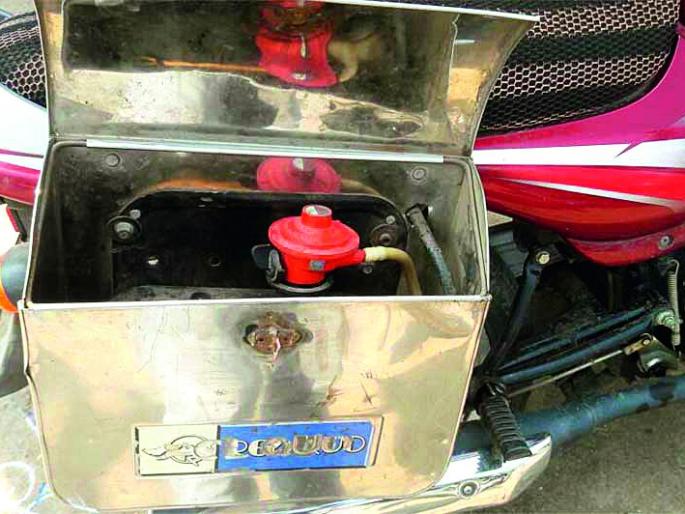 Malkapur illegal gas kit business ! | मलकापुरात अवैध गॅस किटचा व्यवसाय जोमात! Malkapur illegal gas kit business ! | मलकापुरात अवैध गॅस किटचा व्यवसाय जोमात!