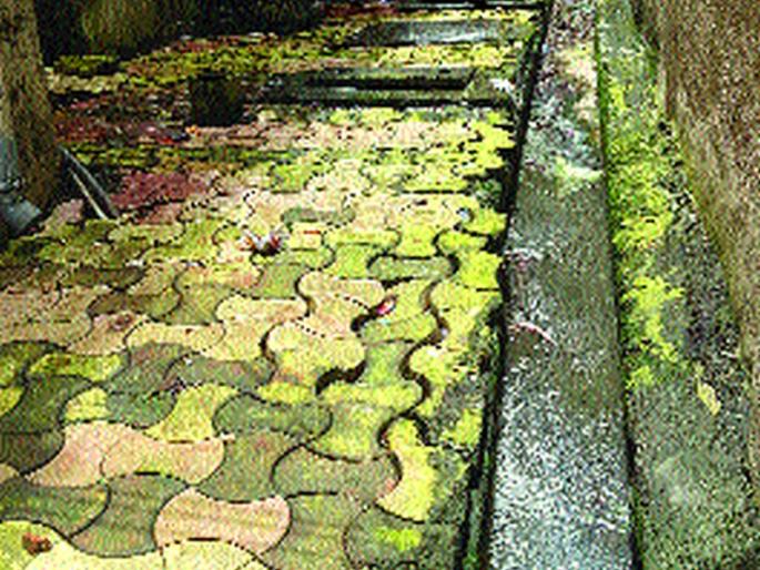 The lack of planning in the 'underground sewer' | ‘भूमिगत गटार’मध्ये नियोजनाचा अभावच  The lack of planning in the 'underground sewer' | ‘भूमिगत गटार’मध्ये नियोजनाचा अभावच