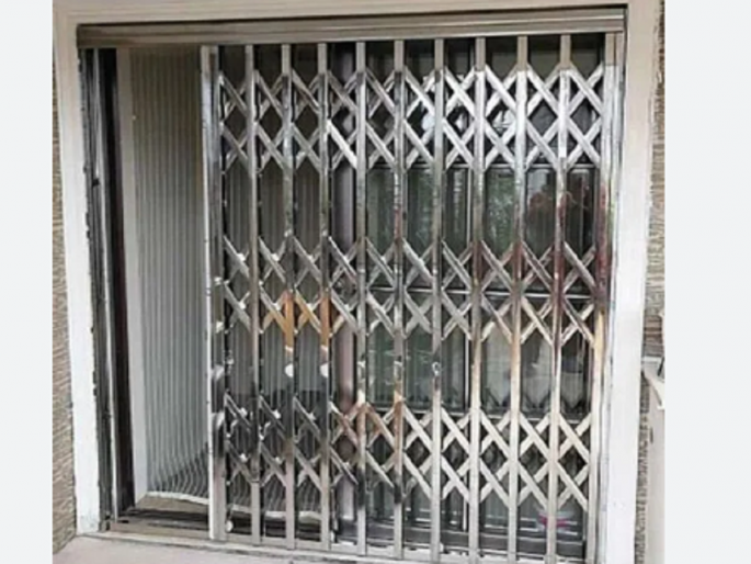 A police patrol came and the thieves run away from Bar | पोलिसांची गस्त आली अन् चोरट्यांची बार फोडण्याची नशा उतरली A police patrol came and the thieves run away from Bar | पोलिसांची गस्त आली अन् चोरट्यांची बार फोडण्याची नशा उतरली