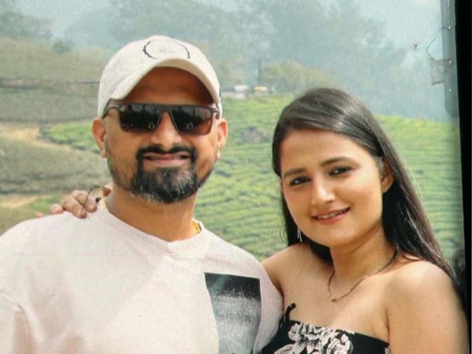 Husband arrested for running away after stuffing body in bag; Husband attempts suicide, admitted to Sassoon Hospital | मृतदेह बॅगेत भरून पळालेल्या पतीस अटक; आत्महत्येचा प्रयत्न करणारा पती रुग्णालयात दाखल Husband arrested for running away after stuffing body in bag; Husband attempts suicide, admitted to Sassoon Hospital | मृतदेह बॅगेत भरून पळालेल्या पतीस अटक; आत्महत्येचा प्रयत्न करणारा पती रुग्णालयात दाखल