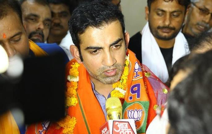 Former cricketer and Lok Sabha MP Gautam Gambhir has donated Rs 1 crore to PM's Relief Fund svg | Corona Virus : गौतम गंभीरचे मदतीसाठी आणखी एक पाऊल; कोट्यवधीचे दान