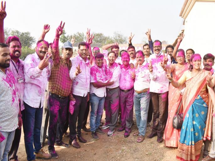 Rajarshi Shahu Government Servants Bank Rajarshi Shahu ruling panel wins election | ‘गव्हर्मेंट सर्व्हंट्स’ बँकेच्या चाव्या पुन्हा पंदारेंकडेच Rajarshi Shahu Government Servants Bank Rajarshi Shahu ruling panel wins election | ‘गव्हर्मेंट सर्व्हंट्स’ बँकेच्या चाव्या पुन्हा पंदारेंकडेच