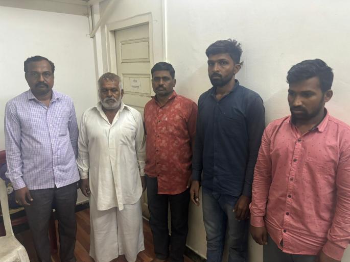 Shigaon's 'Gawade University' raided again for fake documents, seven people including Gawde brothers arrested in sangli | Sangli: बनावट कागदपत्रासाठी शिगावच्या 'गावडे युनिव्हर्सिटी'वर पुन्हा छापा, गावडे बंधूंसह सातजणांना अटक Shigaon's 'Gawade University' raided again for fake documents, seven people including Gawde brothers arrested in sangli | Sangli: बनावट कागदपत्रासाठी शिगावच्या 'गावडे युनिव्हर्सिटी'वर पुन्हा छापा, गावडे बंधूंसह सातजणांना अटक
