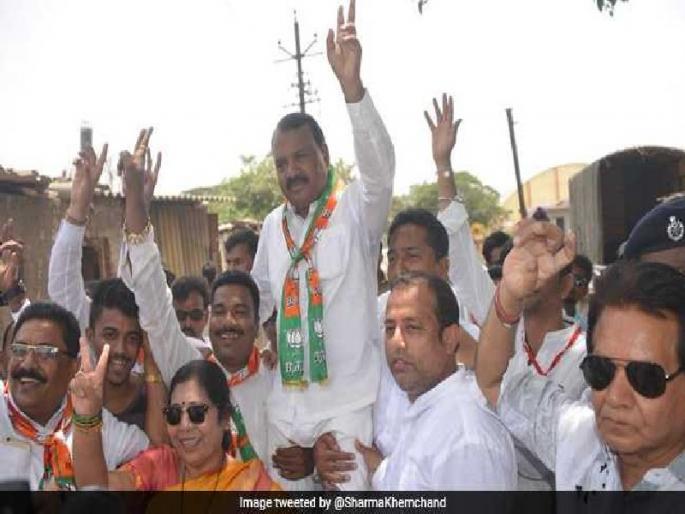 Congress, Bavia hands over the victory of the villains | काँग्रेस, बविआने लावला गावितांच्या विजयाला हात Congress, Bavia hands over the victory of the villains | काँग्रेस, बविआने लावला गावितांच्या विजयाला हात