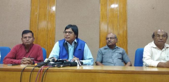 I would like to combine with Ambedkar than Congress | काँग्रेसपेक्षा आंबेडकरांशी युती करायला आवडेल 