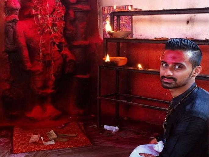 Gay researcher in MP ends life to save soulmate | जीवघेणी अंधश्रद्धा... पुढच्या जन्मी 'तो' मिळावा म्हणून 'गे' तरुणाची आत्महत्या Gay researcher in MP ends life to save soulmate | जीवघेणी अंधश्रद्धा... पुढच्या जन्मी 'तो' मिळावा म्हणून 'गे' तरुणाची आत्महत्या