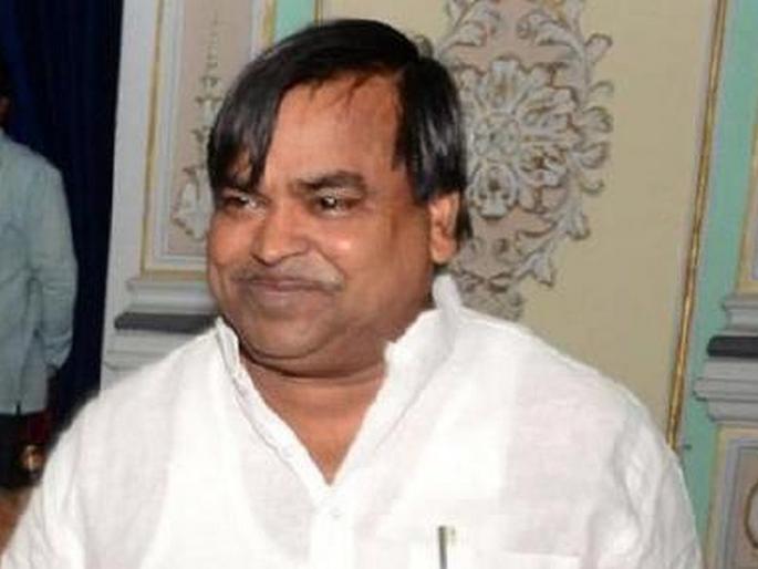CBI raids at Samajwadi Party leader's house in connection with the mining scam | खाण घोटाळ्याप्रकरणी समाजवादी पार्टी नेत्याच्या घरावर सीबीआयचा छापा CBI raids at Samajwadi Party leader's house in connection with the mining scam | खाण घोटाळ्याप्रकरणी समाजवादी पार्टी नेत्याच्या घरावर सीबीआयचा छापा
