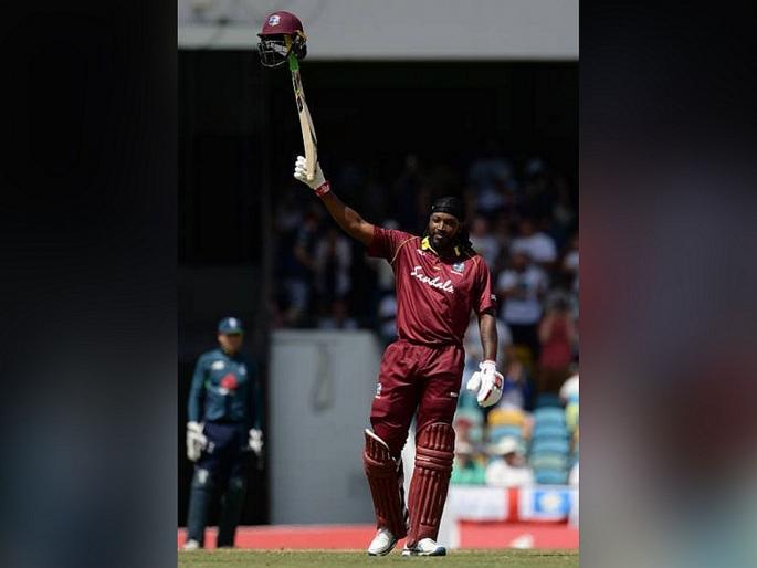 Chris Gayle hints at 'un-retirement' after six-laden 162 | कॅरेबियन वादळ वर्ल्ड कपनंतरही घोंगावणार; ख्रिस गेल निवृत्तीचा निर्णय मागे घेणार?