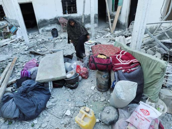 israeli Airstrike kills at least 20 people including children at school in central gaza | भीषण! गाझामधील शाळेवर इस्रायलचा एअर स्ट्राईक; लहान मुलांसह २० जणांचा मृत्यू, अनेक जखमी israeli Airstrike kills at least 20 people including children at school in central gaza | भीषण! गाझामधील शाळेवर इस्रायलचा एअर स्ट्राईक; लहान मुलांसह २० जणांचा मृत्यू, अनेक जखमी