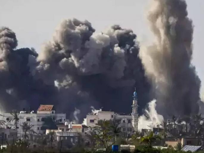 Devastation in Gaza by Israel Airstrikes when more than 100 palestine people including children died | इस्रायलच्या हवाई हल्ल्याने गाझामध्ये विध्वंस; लहान मुलांसह १००हून अधिक लोकांचा मृत्यू Devastation in Gaza by Israel Airstrikes when more than 100 palestine people including children died | इस्रायलच्या हवाई हल्ल्याने गाझामध्ये विध्वंस; लहान मुलांसह १००हून अधिक लोकांचा मृत्यू