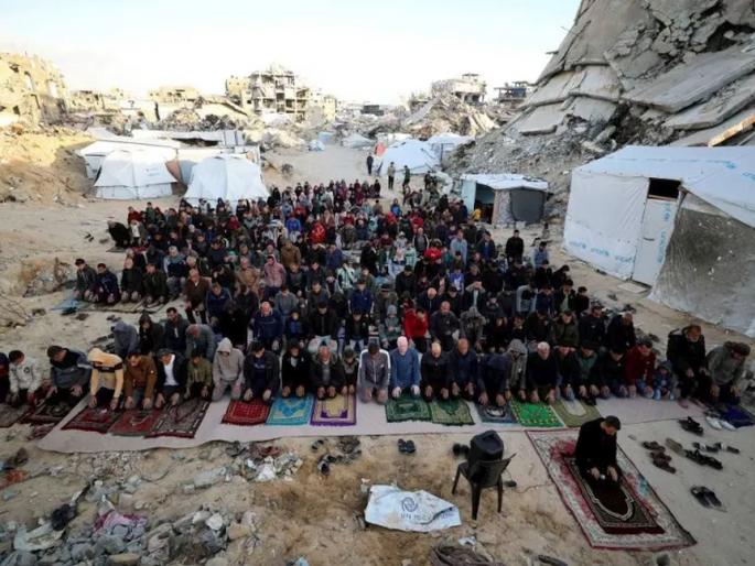Bombing in Gaza on the day of Ramadan Eid, Israel orders evacuation of Rafah | रमजान ईदच्या दिवशीच गाझात बॉम्बिंग, रफाह खाली करण्याचा इस्रायलचा आदेश; भडकलेल्या हुथींनी डागले मिसाइल Bombing in Gaza on the day of Ramadan Eid, Israel orders evacuation of Rafah | रमजान ईदच्या दिवशीच गाझात बॉम्बिंग, रफाह खाली करण्याचा इस्रायलचा आदेश; भडकलेल्या हुथींनी डागले मिसाइल