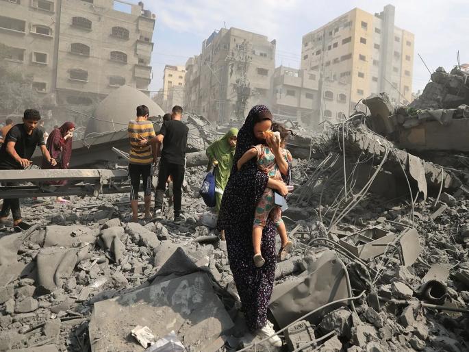 Israel-Hamas War: People Will Starve to Death After Bombing; UN warned about Gaza | बॉम्ब हल्ल्यानंतर भुकेने लोकांचे जीव जाणार; UN ने गाझाबाबत दिला इशारा... Israel-Hamas War: People Will Starve to Death After Bombing; UN warned about Gaza | बॉम्ब हल्ल्यानंतर भुकेने लोकांचे जीव जाणार; UN ने गाझाबाबत दिला इशारा...