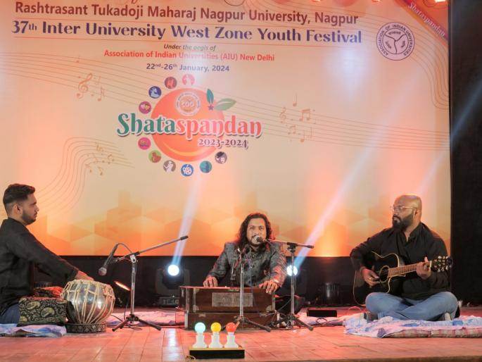audience was mesmerized by the ghazals presented by the students in yuva mahotsav in nagpur | दिल धडकने का सबब.. याद आया; विद्यार्थ्यांनी सादर केलेल्या गझलांनी श्रोते मंत्रमुग्ध