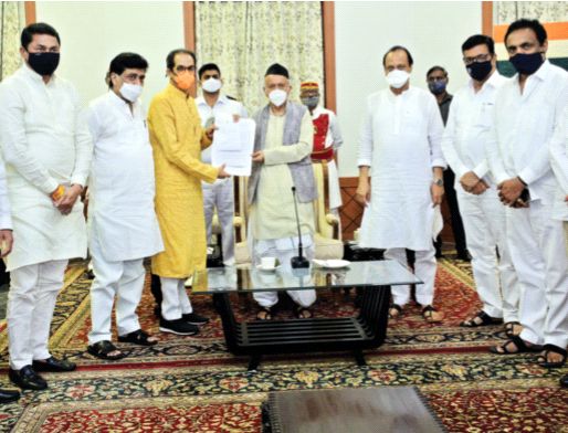 If the law was foolproof, would it have come here? CM Uddhav thackeray sharp question after the Governor's visit | Maratha Reservation : ...तर  इथे यावं लागलं असतं का? राज्यपालांच्या भेटीनंतर मुख्यमंत्र्यांचा खोचक सवाल If the law was foolproof, would it have come here? CM Uddhav thackeray sharp question after the Governor's visit | Maratha Reservation : ...तर  इथे यावं लागलं असतं का? राज्यपालांच्या भेटीनंतर मुख्यमंत्र्यांचा खोचक सवाल