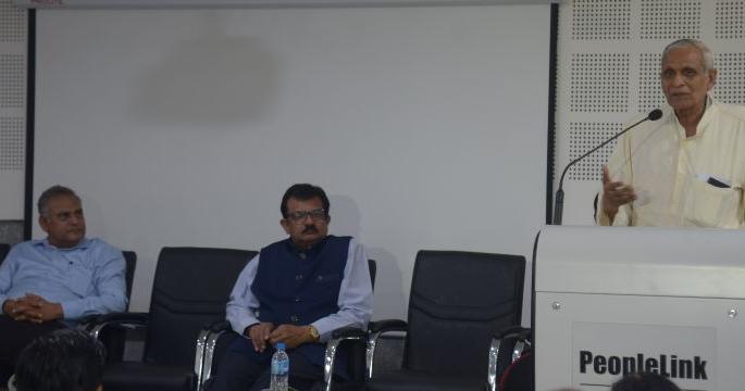 Only the formula for determining GDP is wrong: Bajranglal Gupta | 'जीडीपी' ठरविण्याचे सूत्रच चुकीचे  : बजरंगलाल गुप्ता Only the formula for determining GDP is wrong: Bajranglal Gupta | 'जीडीपी' ठरविण्याचे सूत्रच चुकीचे  : बजरंगलाल गुप्ता