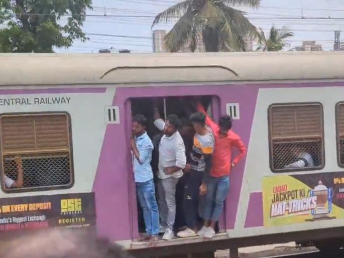 signalling glitches at CSMT Trains on fast and slow both lined up in Monday morning rush hour on CR Mumbai too | पश्चिम रेल्वेपाठोपाठ मध्य रेल्वेचीही वाहतूक विस्कळीत, सीएसएमटी स्थानकात तांत्रिक बिघाड signalling glitches at CSMT Trains on fast and slow both lined up in Monday morning rush hour on CR Mumbai too | पश्चिम रेल्वेपाठोपाठ मध्य रेल्वेचीही वाहतूक विस्कळीत, सीएसएमटी स्थानकात तांत्रिक बिघाड