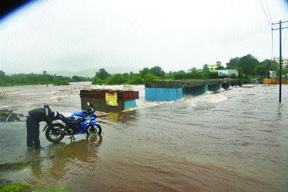 Umaroli's contact broke | उमरोलीचा संपर्क तुटला Umaroli's contact broke | उमरोलीचा संपर्क तुटला