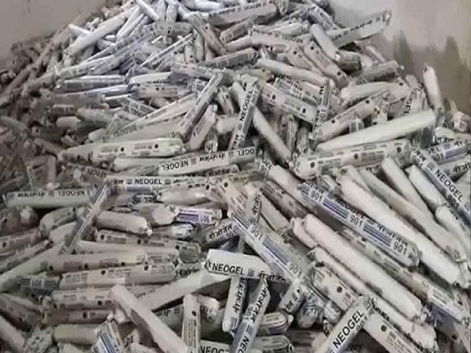 West Bengal police seized 5500 gelatin sticks and 2500 detonators | West Bengal: बंगाल पोलिसांची मोठी कारवाई, 5500 जिलेटिन कांड्या आणि 2500 डेटोनेटरने भरलेला ट्रक जप्त West Bengal police seized 5500 gelatin sticks and 2500 detonators | West Bengal: बंगाल पोलिसांची मोठी कारवाई, 5500 जिलेटिन कांड्या आणि 2500 डेटोनेटरने भरलेला ट्रक जप्त