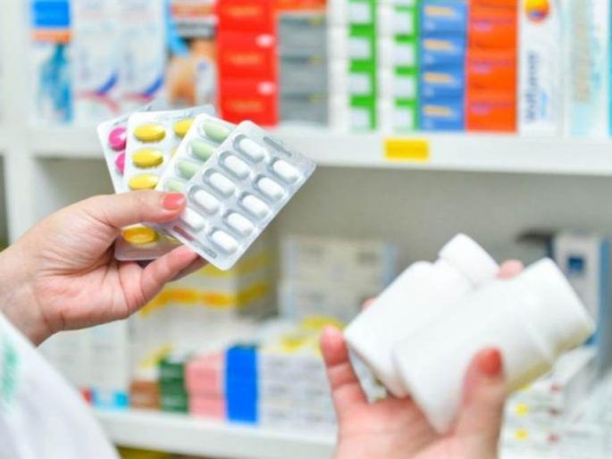 no restrictions on which medicine to give and doctor opposition to the compulsion of generics | कोणती औषधे द्यायची, याचे बंधन नको; जेनेरिकच्या सक्तीवरून डॉक्टरांचा विरोध no restrictions on which medicine to give and doctor opposition to the compulsion of generics | कोणती औषधे द्यायची, याचे बंधन नको; जेनेरिकच्या सक्तीवरून डॉक्टरांचा विरोध