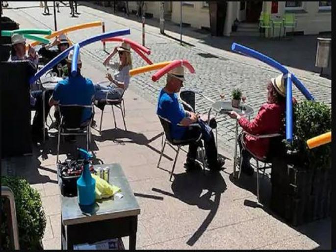 Coronavirus best idea use people in Germany for social distancing photo viral-SRJ | सोशल डिस्टन्सिंगचं उल्लंघन होऊ नये, यासाठी जर्मनीतील लोकांनी शोधला अजब फंडा, एकदा पाहाच Coronavirus best idea use people in Germany for social distancing photo viral-SRJ | सोशल डिस्टन्सिंगचं उल्लंघन होऊ नये, यासाठी जर्मनीतील लोकांनी शोधला अजब फंडा, एकदा पाहाच