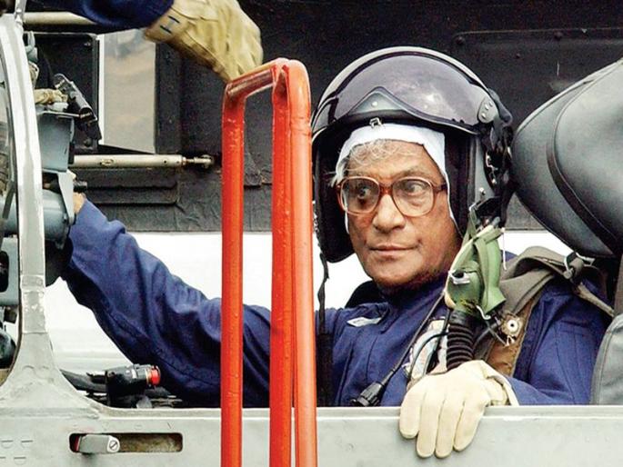george fernandes passed away last leader who fought for workers died | जॉर्ज... शेवटचा लढाऊ नेता george fernandes passed away last leader who fought for workers died | जॉर्ज... शेवटचा लढाऊ नेता