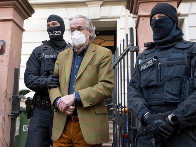 Germany Coup Plot: A plot to restore royal power to Germany foiled; Hand of the prince heinrich, 22 possessed | Germany Coup Plot: जर्मनीत पुन्हा राजघराण्याची सत्ता आणण्याचा कट उधळला; राजकुमाराचा हात, २२ ताब्यात Germany Coup Plot: A plot to restore royal power to Germany foiled; Hand of the prince heinrich, 22 possessed | Germany Coup Plot: जर्मनीत पुन्हा राजघराण्याची सत्ता आणण्याचा कट उधळला; राजकुमाराचा हात, २२ ताब्यात