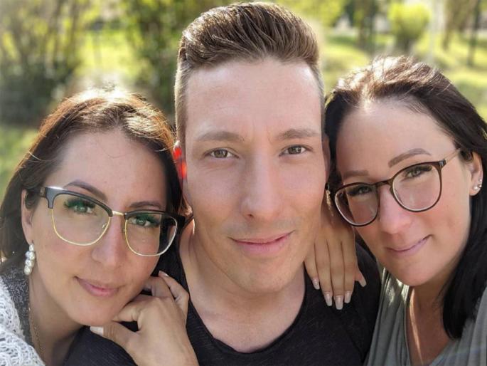 guy is ready to marry with his two girlfriends Germany wife gave him permission social viral | वाह रे वाह! पत्नीनेच पतीला दिली २ गर्लफ्रेन्ड्ससोबत लग्न करण्याची संमती; म्हणाला, "दुसरे माझ्यावर जळतात" guy is ready to marry with his two girlfriends Germany wife gave him permission social viral | वाह रे वाह! पत्नीनेच पतीला दिली २ गर्लफ्रेन्ड्ससोबत लग्न करण्याची संमती; म्हणाला, "दुसरे माझ्यावर जळतात"
