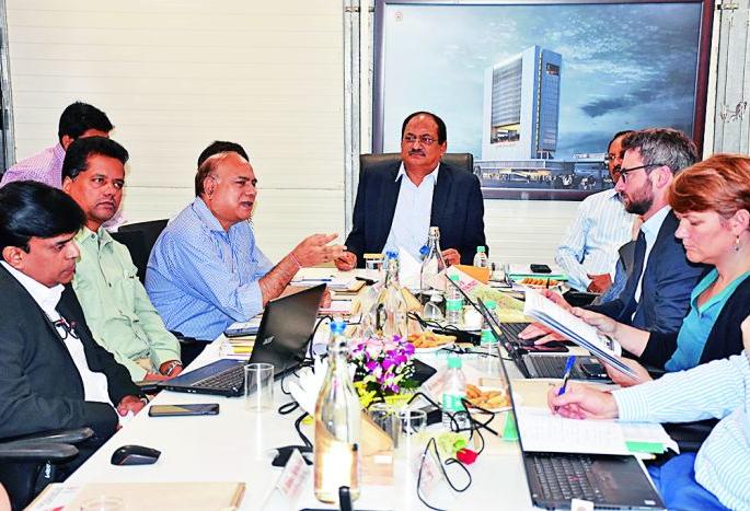A delegation from France and Germany praised the metro | फ्रान्स आणि जर्मनीच्या शिष्टमंडळाने केले ‘मेट्रो’चे कौतुक