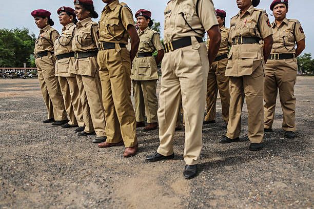 Transfer of salaries of 45,000 Home Guards and Officers in the State to HDFC | राज्यातील ४५ हजार होमगार्डस् व अधिकारीवर्गासह कर्मचाऱ्यांचे पगार एचडीएफसीत ट्रान्स्फर Transfer of salaries of 45,000 Home Guards and Officers in the State to HDFC | राज्यातील ४५ हजार होमगार्डस् व अधिकारीवर्गासह कर्मचाऱ्यांचे पगार एचडीएफसीत ट्रान्स्फर