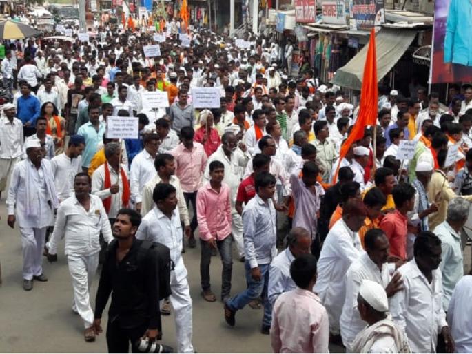 the Shivsena's farmer rights morcha On the Gevarai tehsil | गेवराई तहसीलवर शिवसेनेचा शेतकरी हक्क महामोर्चा धडकला the Shivsena's farmer rights morcha On the Gevarai tehsil | गेवराई तहसीलवर शिवसेनेचा शेतकरी हक्क महामोर्चा धडकला