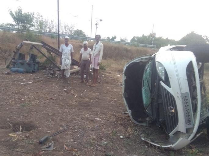 speedy car hit electric DP near Gavrai; The death of four travelers | गेवराईजवळ भरधाव कार विद्युत रोहीत्राला धडकली; चार प्रवाशांचा मृत्यू speedy car hit electric DP near Gavrai; The death of four travelers | गेवराईजवळ भरधाव कार विद्युत रोहीत्राला धडकली; चार प्रवाशांचा मृत्यू