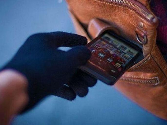 Mobile stolen? Block and search; Facilities by the central Government | मोबाईल चोरीला गेला? शोधा, ब्लॉक करा; सरकारकडूनच सुविधा Mobile stolen? Block and search; Facilities by the central Government | मोबाईल चोरीला गेला? शोधा, ब्लॉक करा; सरकारकडूनच सुविधा